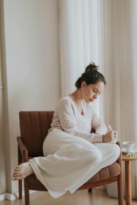 Photo by Letícia Alvares - The Job Promise by Lauren Nicole Dennis