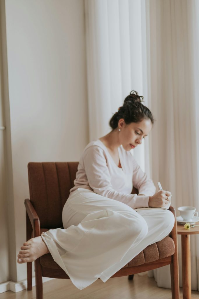 Photo by Letícia Alvares - The Job Promise by Lauren Nicole Dennis